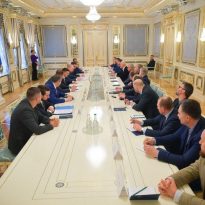 Fund worth up to UAH 13 bln: Zelensky agrees with large businesses on support for anti-coronavirus efforts