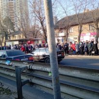 Черги до маршруток і пасажири без масок: як Київ "виживає" без метро (фото, відео)