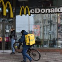 Карантин в Україні: служби кур'єрських доставок розповіли про ситуацію в країні