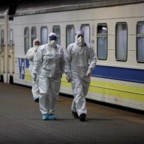 Passengers to be allowed to get off trains at "red zone" stations – infrastructure minister