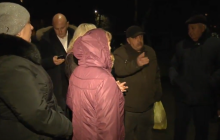 Сусіди хворого на коронавірус українця вимагають від медиків ізолювати його дружину (фото)