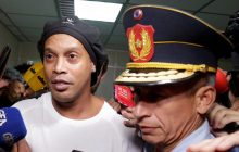 Экс-звезда Барселоны Роналдиньо предстанет перед судом в Парагвае (фото)