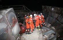 Число жертв обрушения отеля в Китае возросло до 20 человек