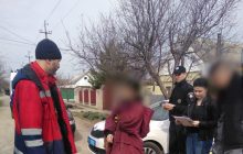 Від холоду не могла говорити: у Херсоні врятували дівчинку, яку родичі обливали холодною водою