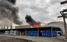 Паника на Левом берегу: в Киеве горел химический завод (фото)