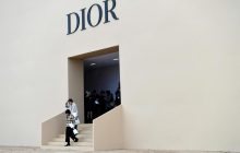 У Франції замість парфумів Christian Dior і Guerlain випускатимуть антисептики