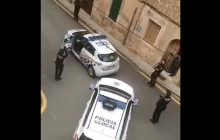 Испанские полицейские устроили концерт под окнами домов, чтобы люди не унывали на карантине (видео)