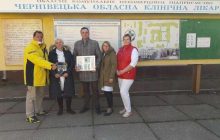 Чернівецька лікарня отримала грамоту за першого в Україні пацієнта, який одужав від коронавірусу (фото)