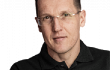 "Замовивши доставку додому, завжди краще вийти за двері або навіть спуститися в під'їзд. Щоб сторонні особи не знали, де ви живете"