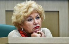 Мать Собчак Людмила Нарусова осудила войну и цензуру в российских СМИ