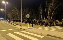 Українці повертаються додому: на кордоні з Польщею утворилася довжелезна черга (фото, відео)