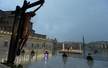 "Война - это варварство": Ватикан готов стать посредником для прекращения огня в Украине