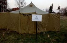 Біля лікарень Львова і області встановили намети для прийому хворих на коронавірус