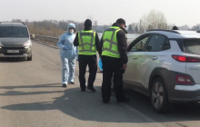 Поліція виставила блокпости на в'їзді в елітне селище з дачами нардепів через коронавірус (відео)