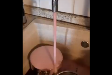 В Италии в домах из кранов потекло игристое вино вместо воды (видео)