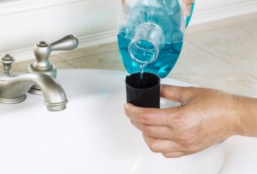 Обнаружен опасный побочный эффект ополаскивателей для рта