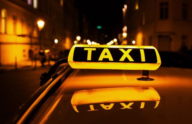 В Мюнхені жінкам почали частково оплачувати нічний проїзд в таксі
