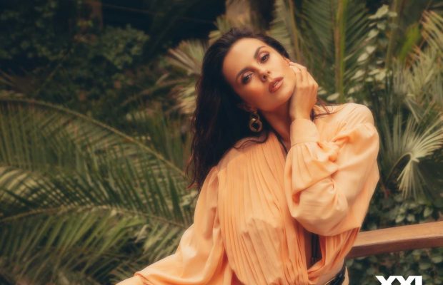 Каменських в металевому бюстгальтері знялася для відвертого журналу (фото)