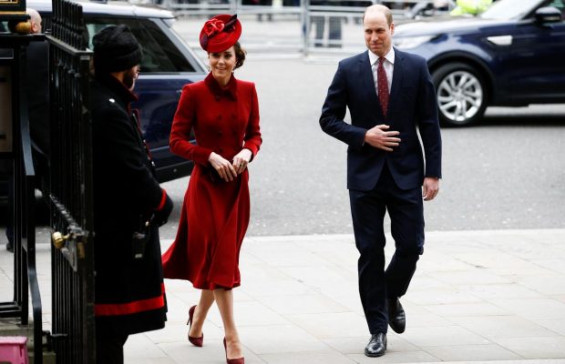 Герцогиня Кембриджська відвідала службу у Вестмінстерському абатстві у старому пальті (фото, відео)