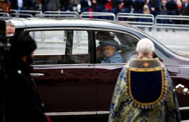 Королева Єлизавета II може повністю відмовитися від світських виходів - ЗМІ
