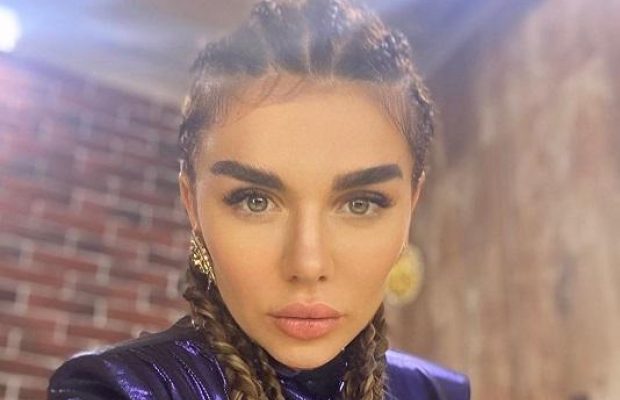 "Зависть Брежнева": Седокова удивила сеть странными бровями (фото)