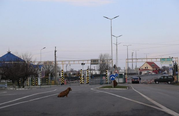 Венгрия открывает все пункты пропуска на границе с Украиной: в МИД озвучили дату