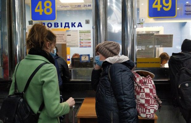 "Укрзалізниця" відновлює курсування поїздів майже у всіх областях України