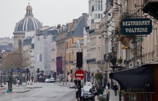 Загроза COVID-19: Париж вже в понеділок можуть оголосити зоною максимальної небезпеки