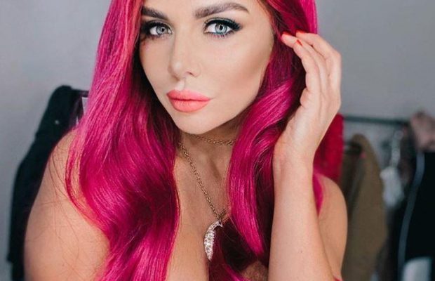 Я спрагло хочу творити: Седокова подражнила мережу відвертим топом і розповіла, про що мріє