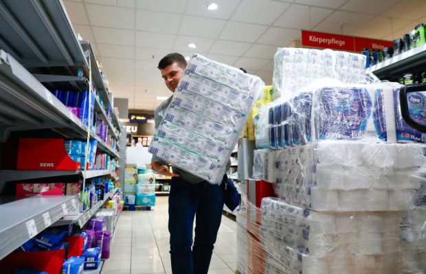 Меркель продовжила в Німеччині карантин до 18 квітня (відео)