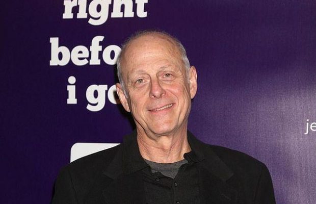 Известный американский актер умер из-за осложнений, вызванных коронавирусом