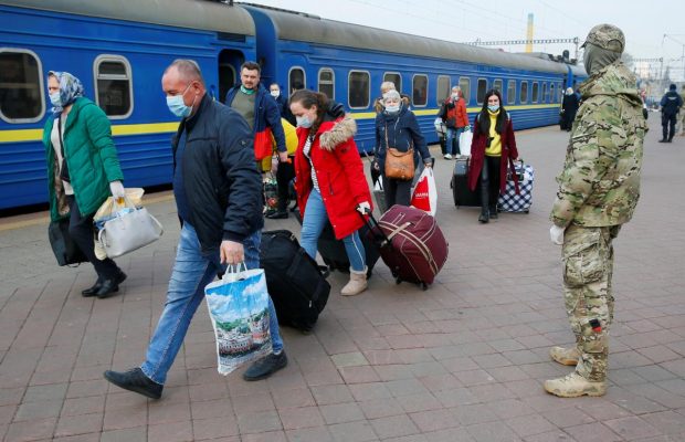 В Украине будет сохраняться "формат самоизоляции" после поездок за границу – министр