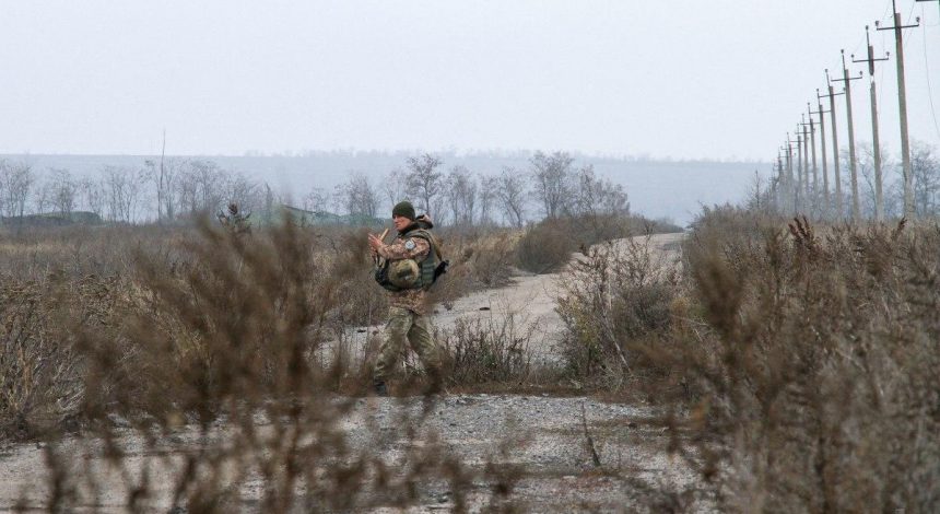 На Донбассе оккупанты ранили двух украинских военных и одно гражданское лицо (видео)