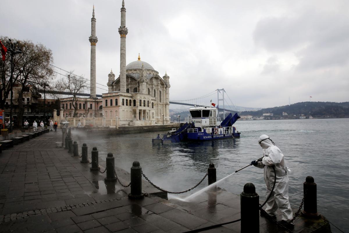 Теперь по возвращению из Турции придется идти на самоизоляцию / фото REUTERS