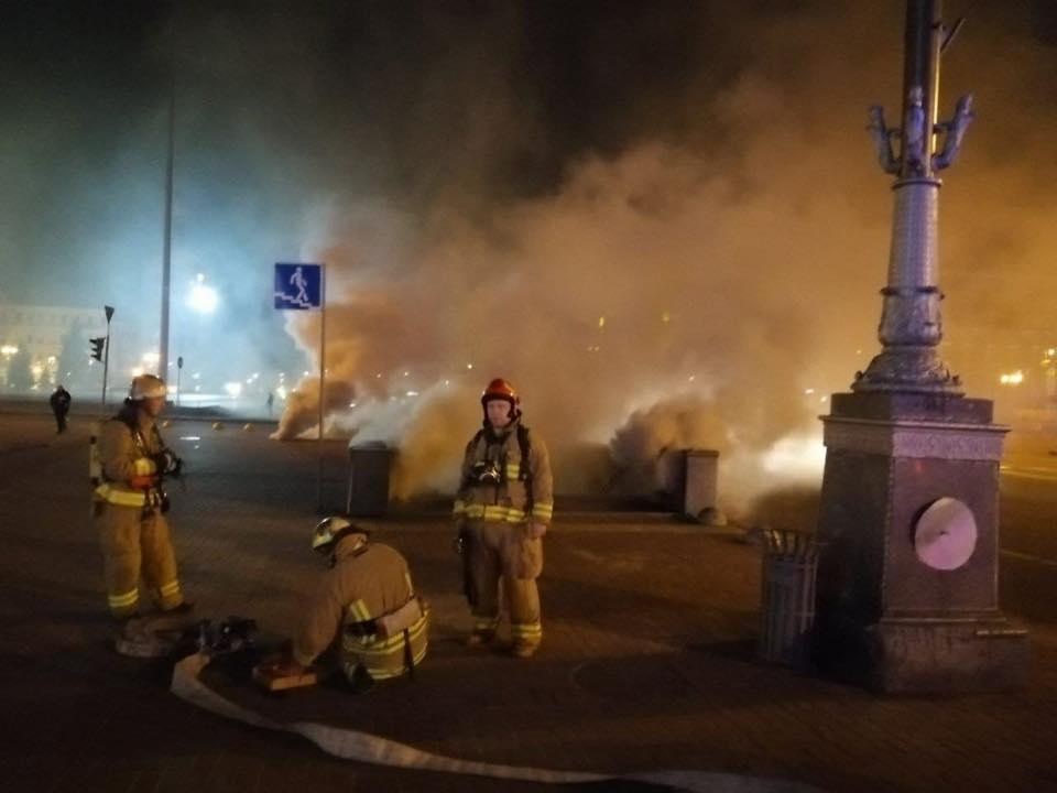 На Хрещатику вночі виникла пожежа / Facebook, Віталій Кличко На Хрещатику вночі виникла пожежа / Facebook, Віталій Кличко