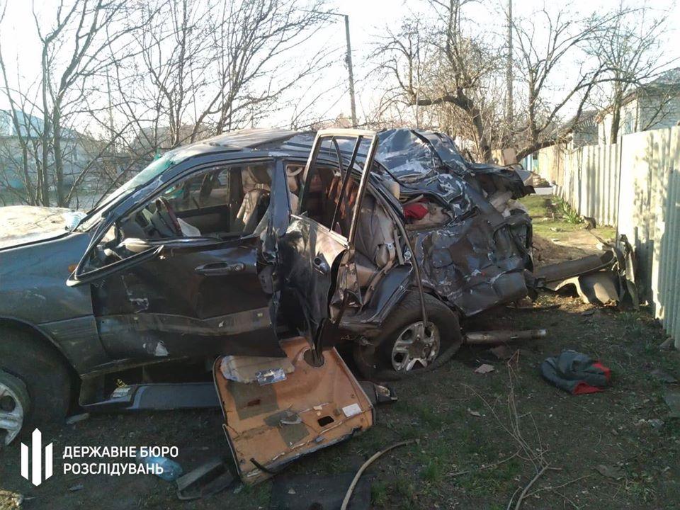 Автівку добряче розтрощило / фото: ДБР Автівку добряче розтрощило / фото: ДБР