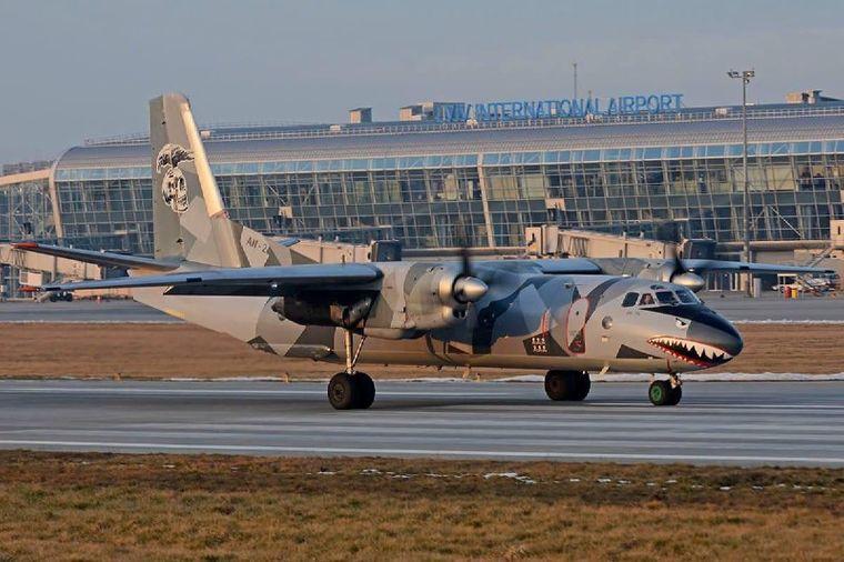 Літак Ан-26 першим відправився з аеропорту Львова / фото: Владислав Криклій/Telegram Літак Ан-26 першим відправився з аеропорту Львова / фото: Владислав Криклій/Telegram