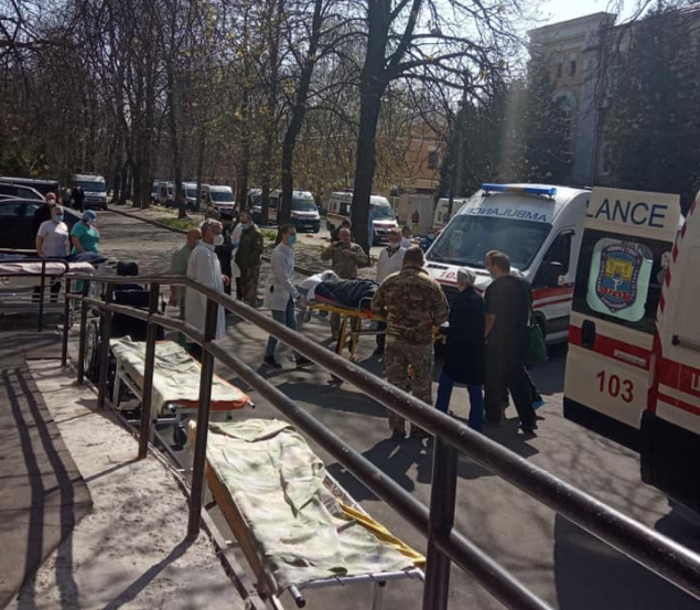 До Києва доставили поранених бійців / Facebook Тетяна Руденька До Києва доставили поранених бійців / Facebook Тетяна Руденька