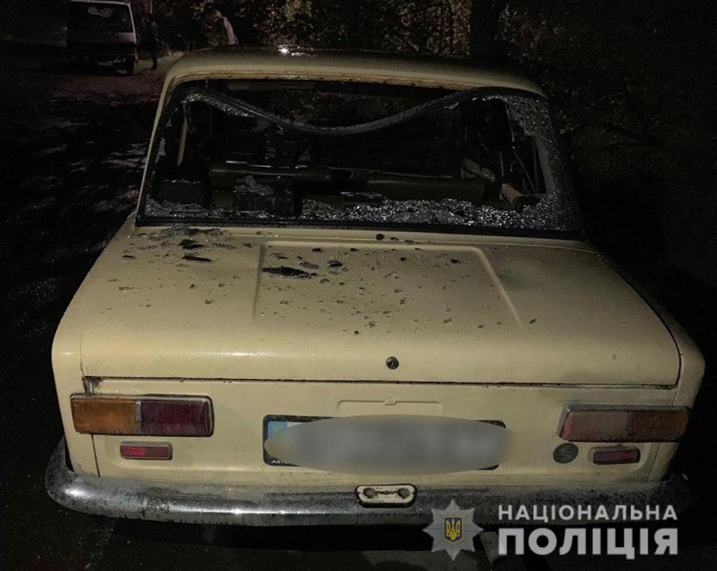 Під час бійки пошкодили авто / Фото: Нацполіція Під час бійки пошкодили авто / Фото: Нацполіція
