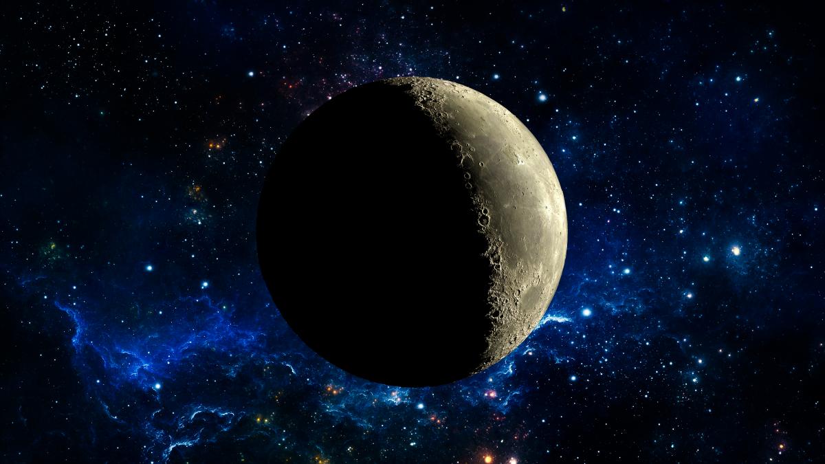 New moon in February 2023 / photo: ua.depositphotos.com