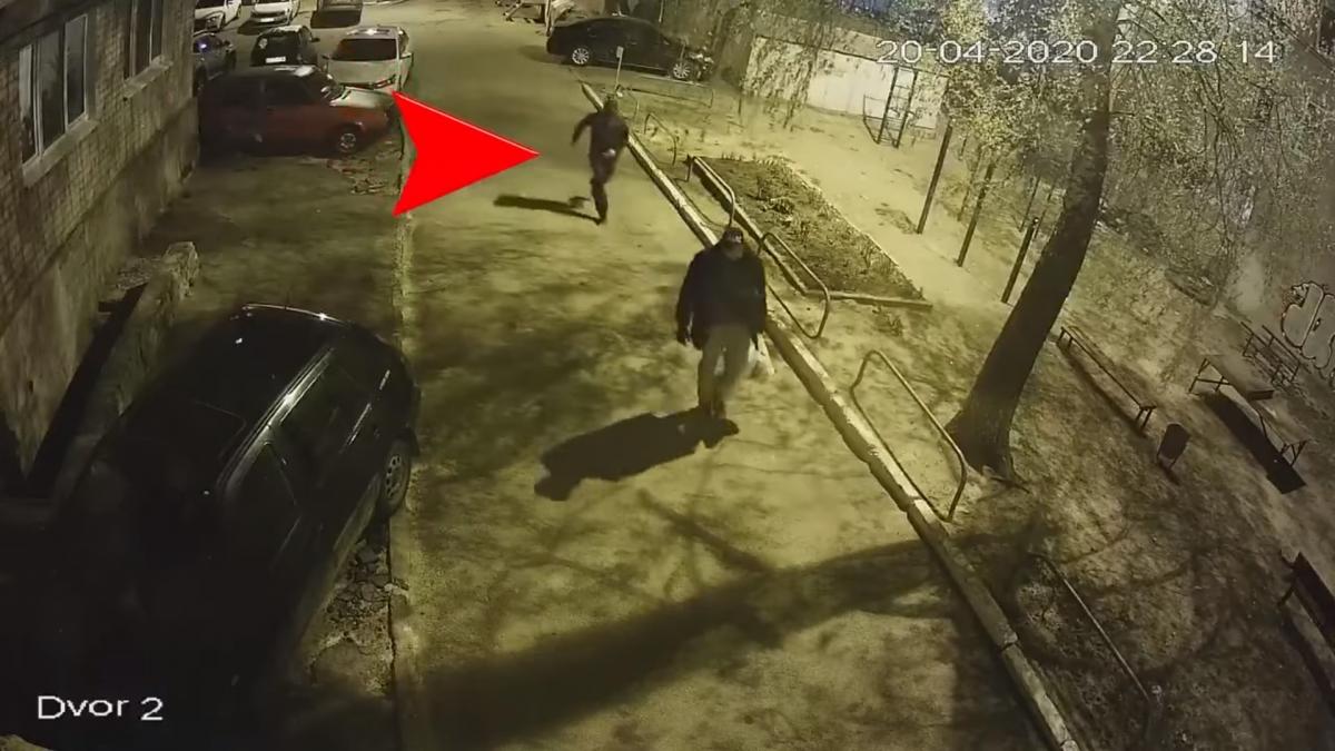 У журналіста відібрали велику суму грошей / скріншот з відео У журналіста відібрали велику суму грошей / скріншот з відео