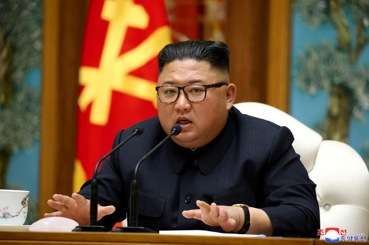 Ким Чен Ын показал, как КНДР легко обходит санкции / фото REUTERS Ким Чен Ын показал, как КНДР легко обходит санкции / фото REUTERS