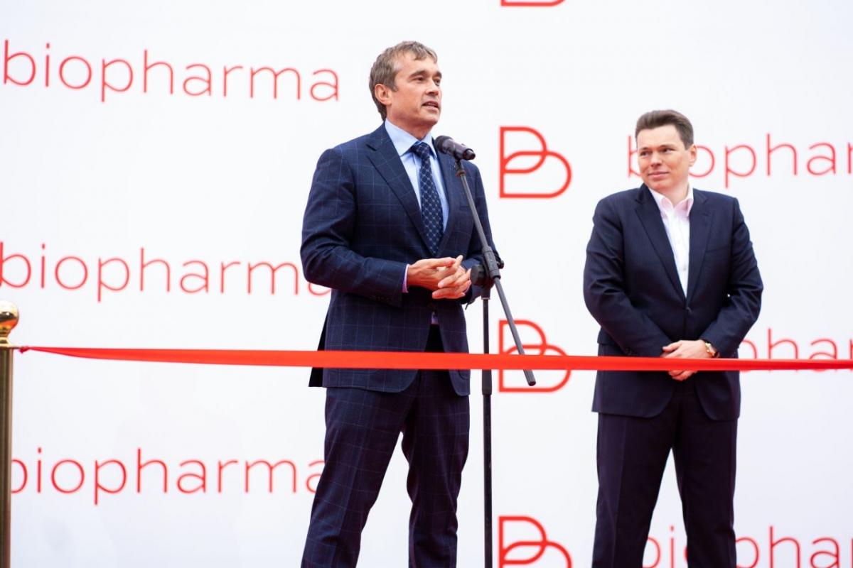 Biopharma является одним из десяти крупнейших украинских производителей фармацевтической отрасли и специализируется на препаратах из плазмы донорской крови человека Biopharma является одним из десяти крупнейших украинских производителей фармацевтической отрасли и специализируется на препаратах из плазмы донорской крови человека