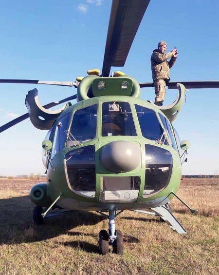 Мі-8 здійснив посадку на одному двигуні / фото facebook.com/GeneralStaff.ua Мі-8 здійснив посадку на одному двигуні / фото facebook.com/GeneralStaff.ua