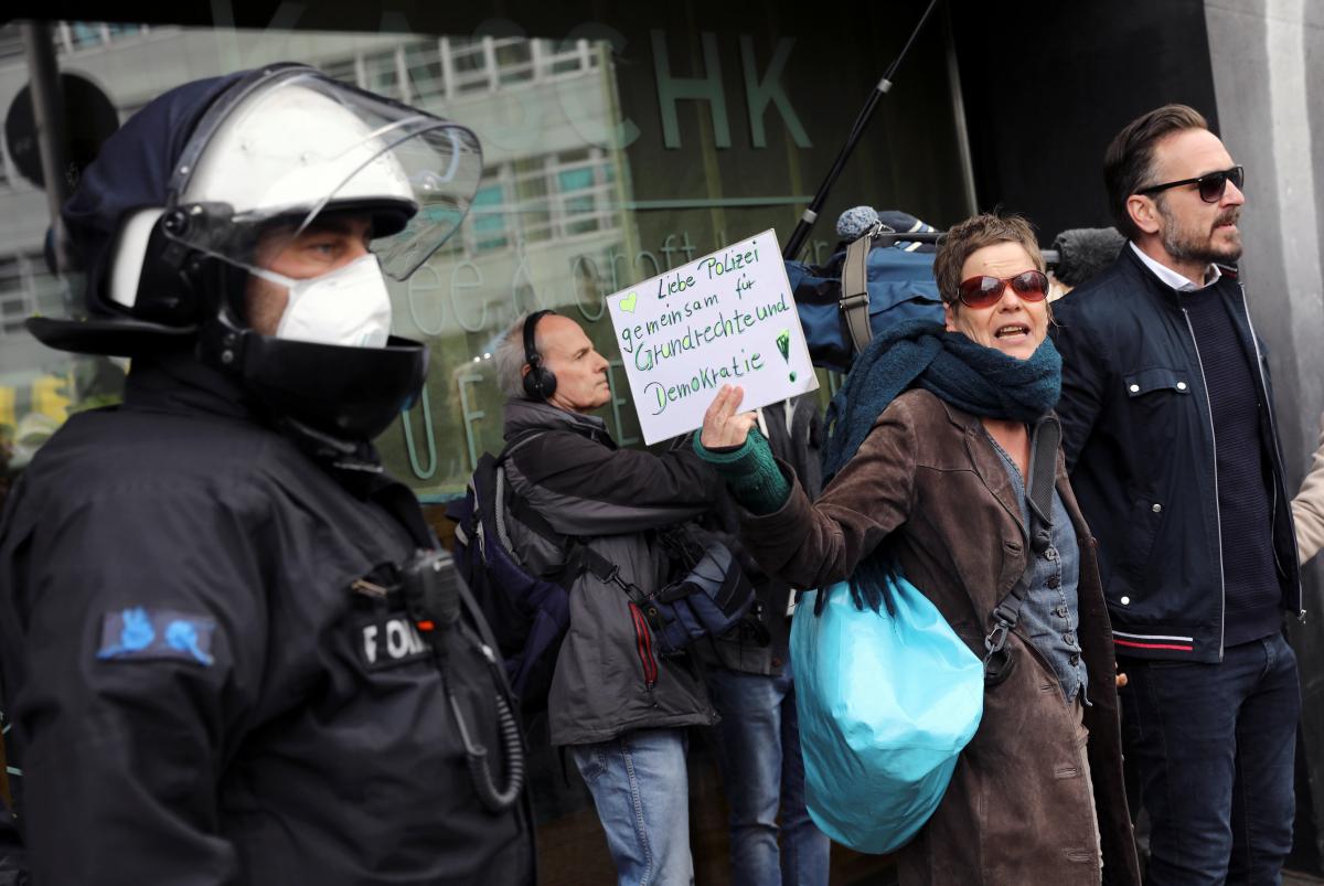 REUTERS REUTERS