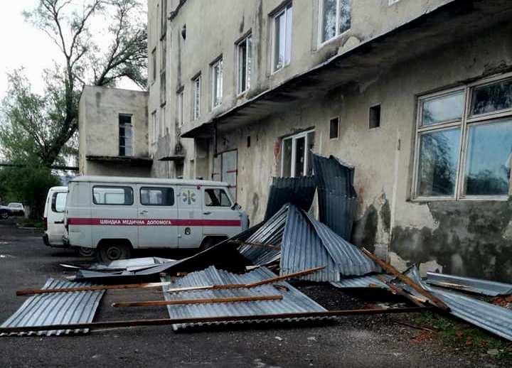 По Закарпатью пронесся мощный ураган / carpathia.gov.ua По Закарпатью пронесся мощный ураган / carpathia.gov.ua