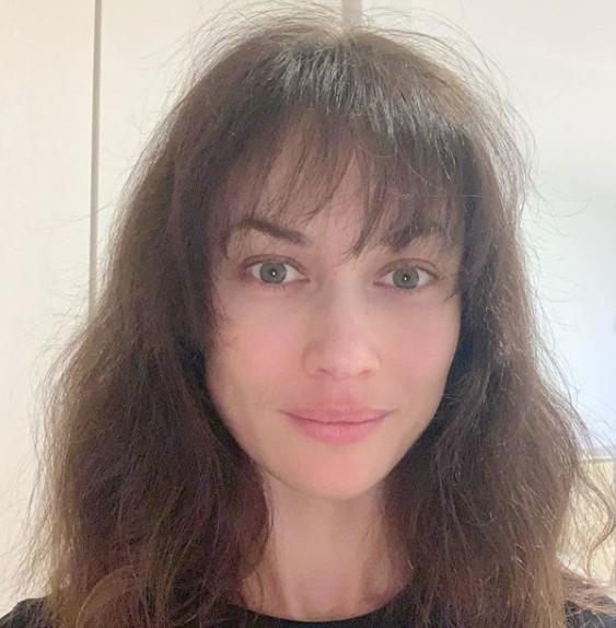 Ольга Куриленко сама себе підстригла / Фото: instagram.com/olgakurylenkoofficial Ольга Куриленко сама себе підстригла / Фото: instagram.com/olgakurylenkoofficial