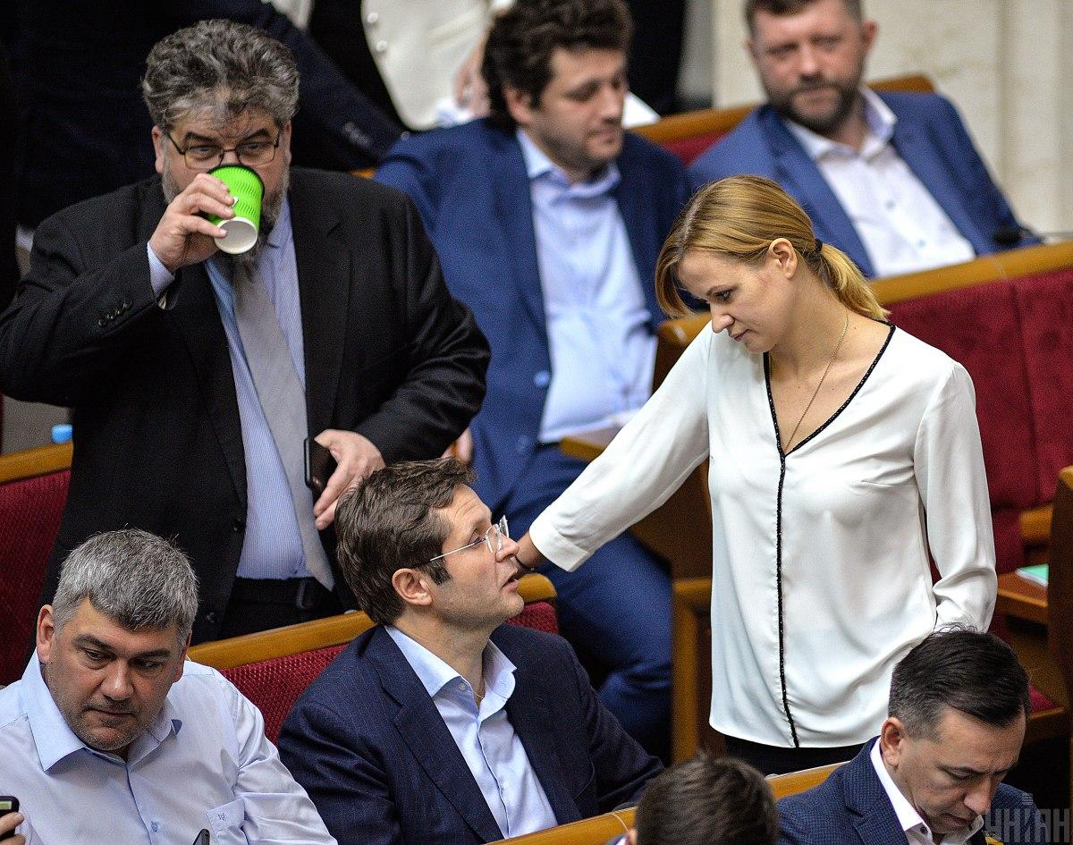 Парламент уже 5 раз собирался на внеочередное заседание, но депутат их пропустил / Фото УНИАН Парламент уже 5 раз собирался на внеочередное заседание, но депутат их пропустил / Фото УНИАН