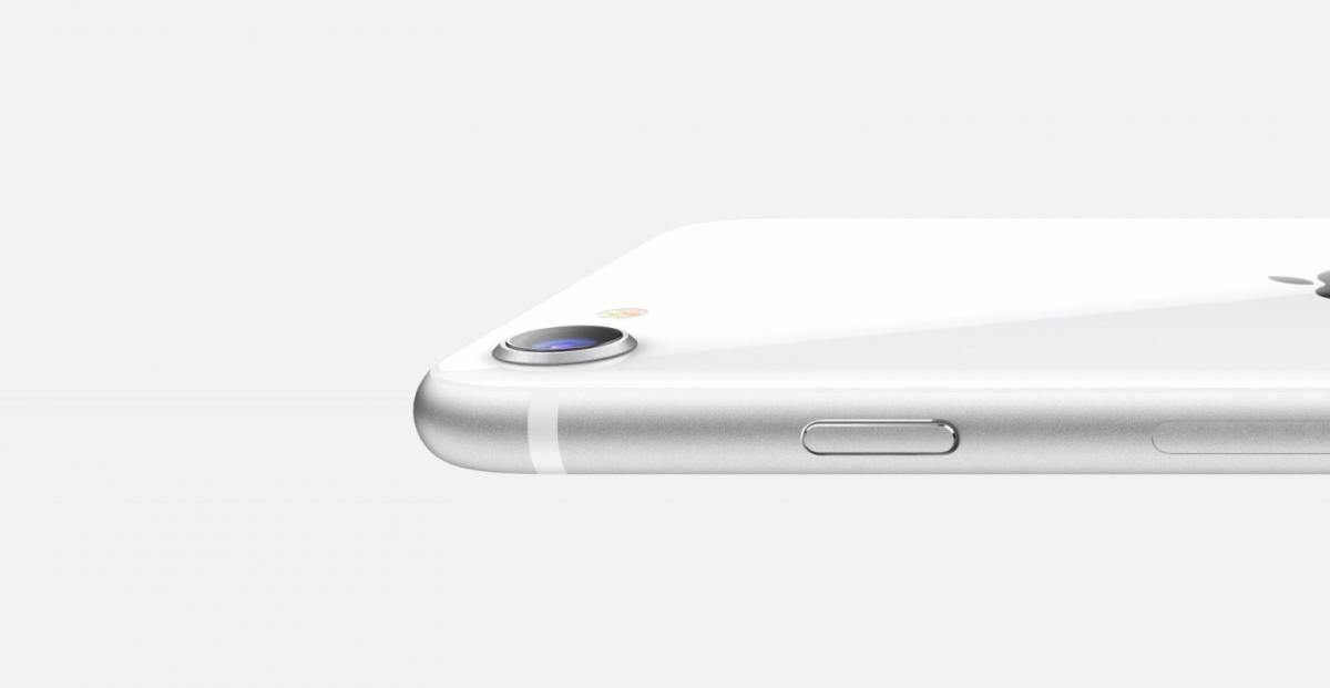 Пришел черед узнать, как iPhone SE показывает себя в плане реальной производительности / фото Apple Пришел черед узнать, как iPhone SE показывает себя в плане реальной производительности / фото Apple