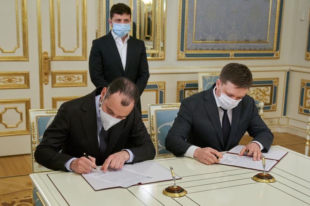 Підписання документа відбулося за участю Зеленського / фото president.gov.ua Підписання документа відбулося за участю Зеленського / фото president.gov.ua